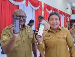Bersama Dukcapil Pj Bupati Yapen Welliam Manderi Launching Layanan Aktivitas IKD