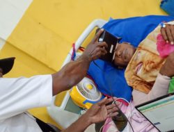 Dukcapil Yapen Hadir di RSUD Serui, Berikan Layanan Jemput Bola Perekaman KTP-el bagi Korban Kecelakaan
